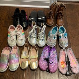 Bundle of 10 pair of assorted girls shoes.